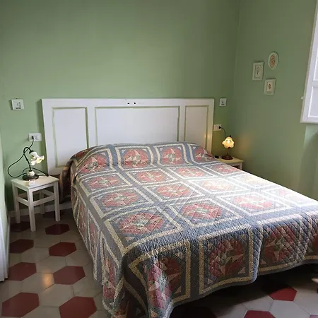 L'acero Rosso Guest house *